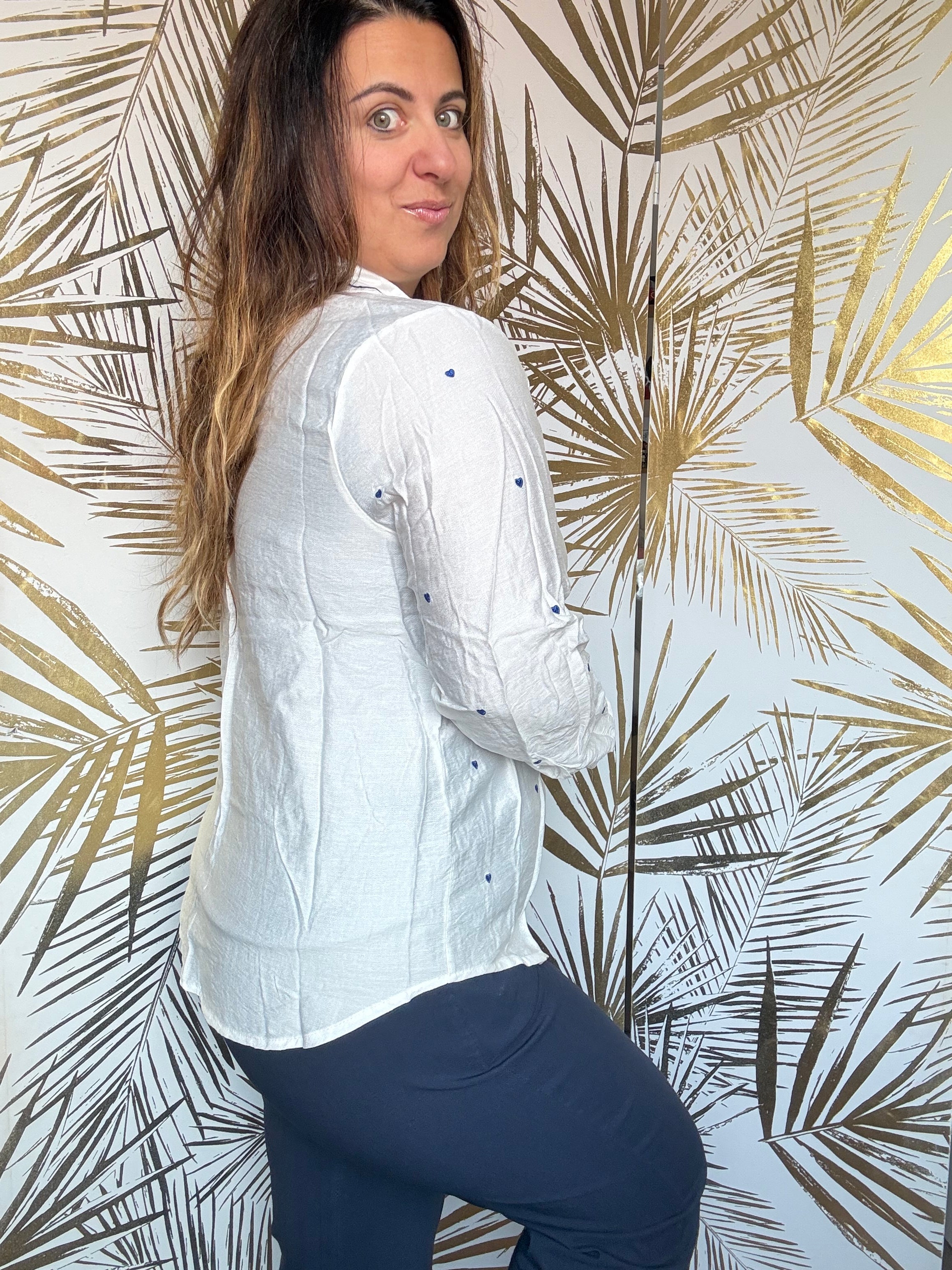 Chemise chic à cœurs