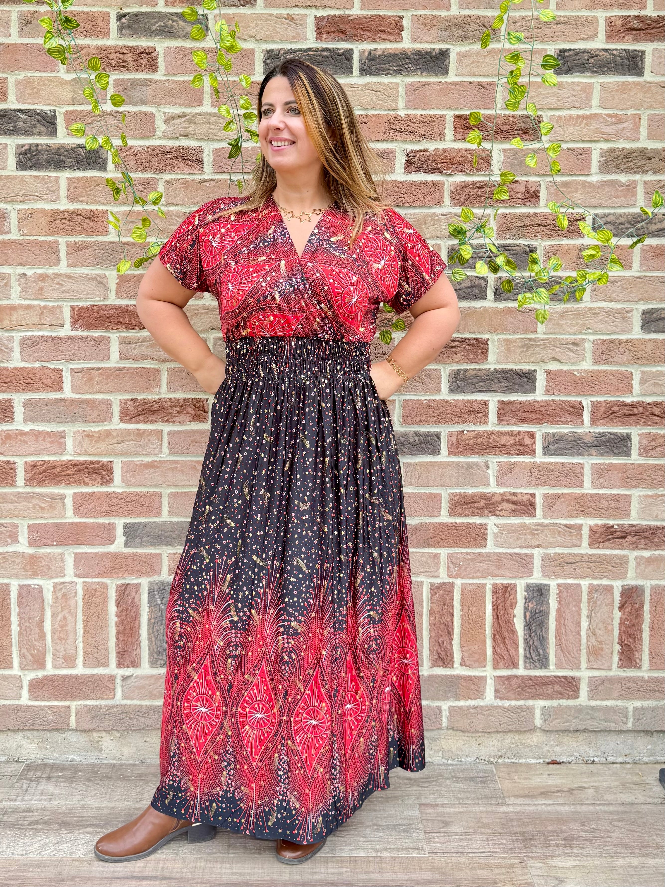 Robe magique rouge à étoiles