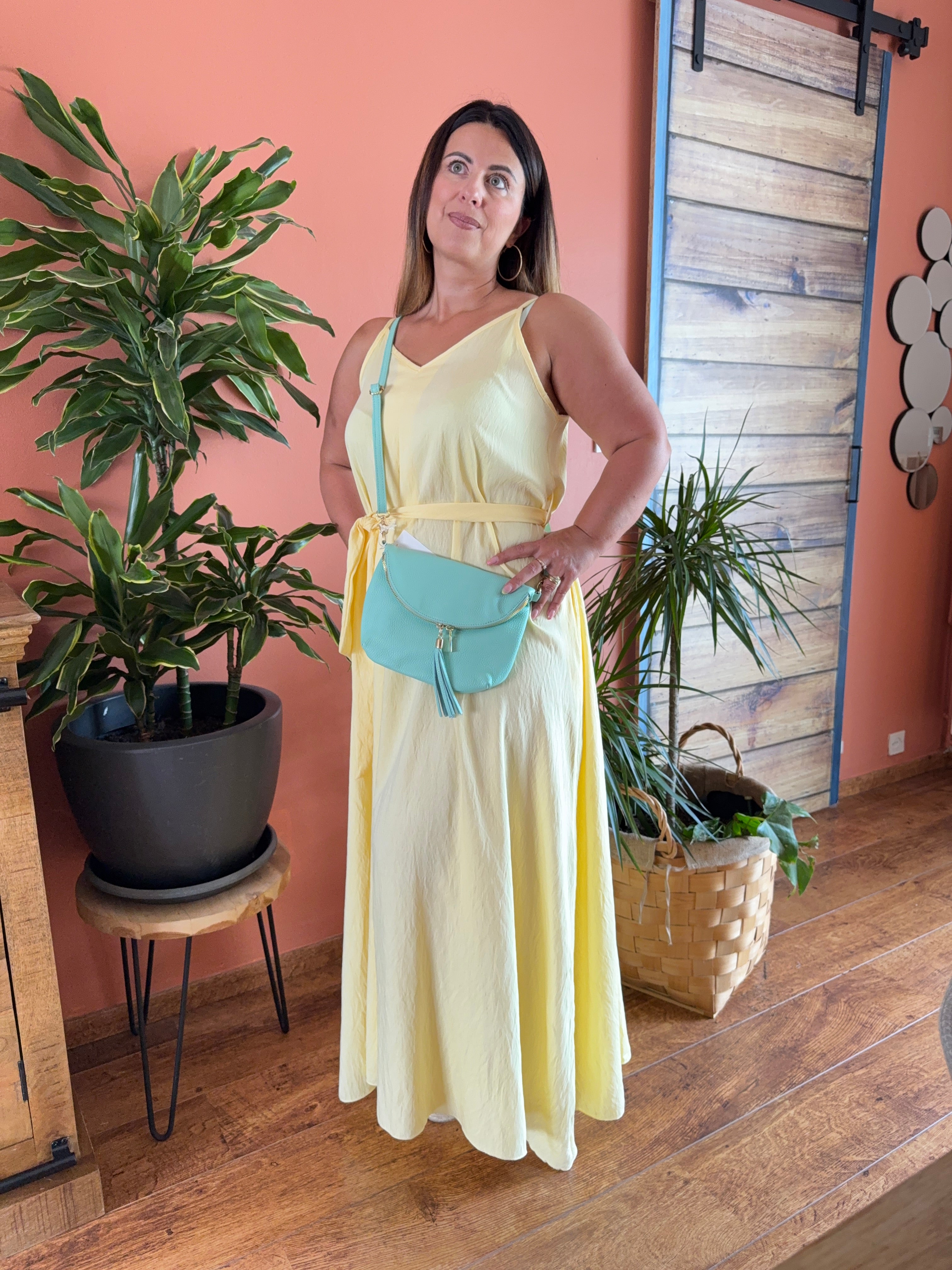 Robe jaune à poches