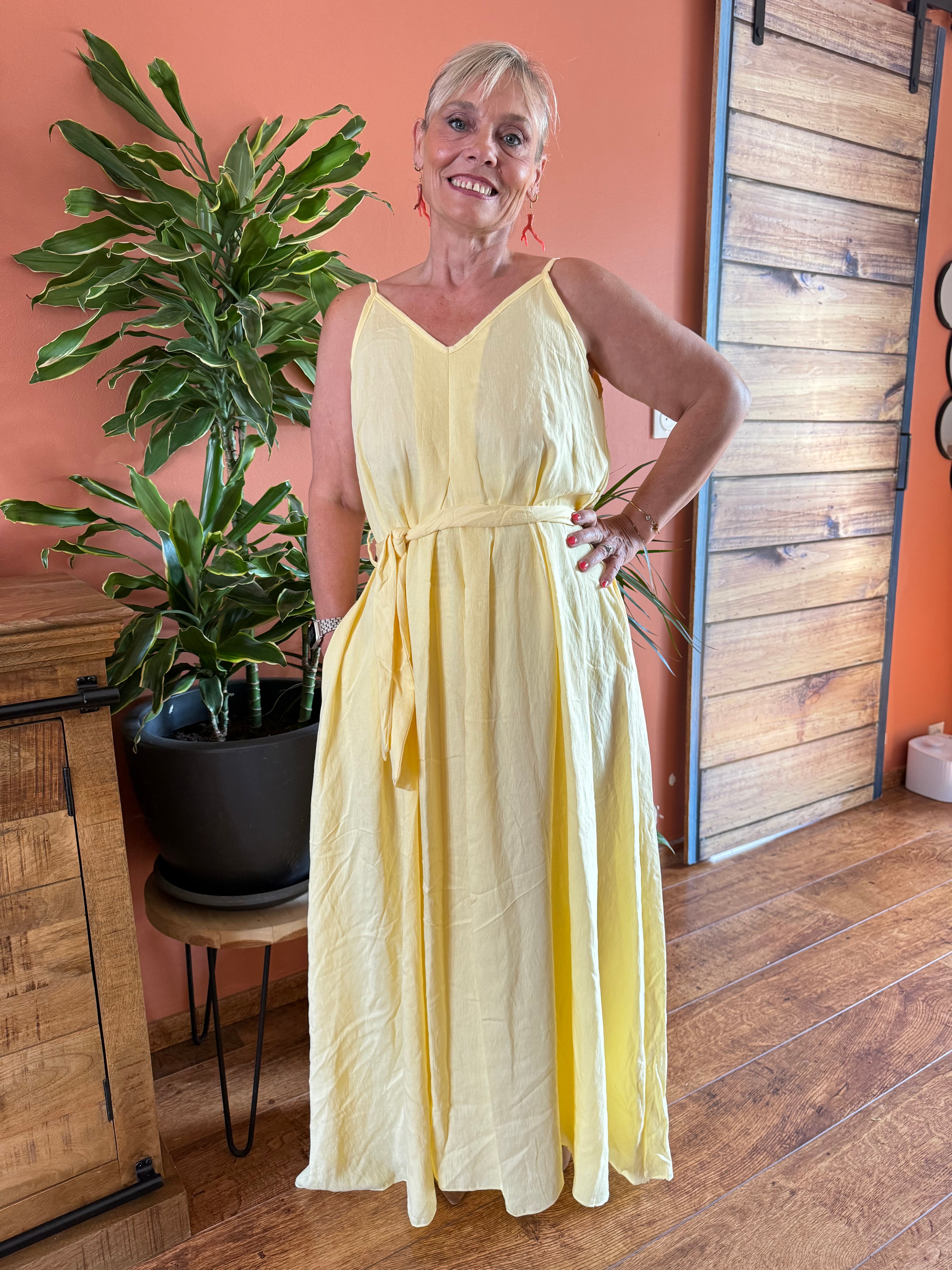 Robe jaune à poches