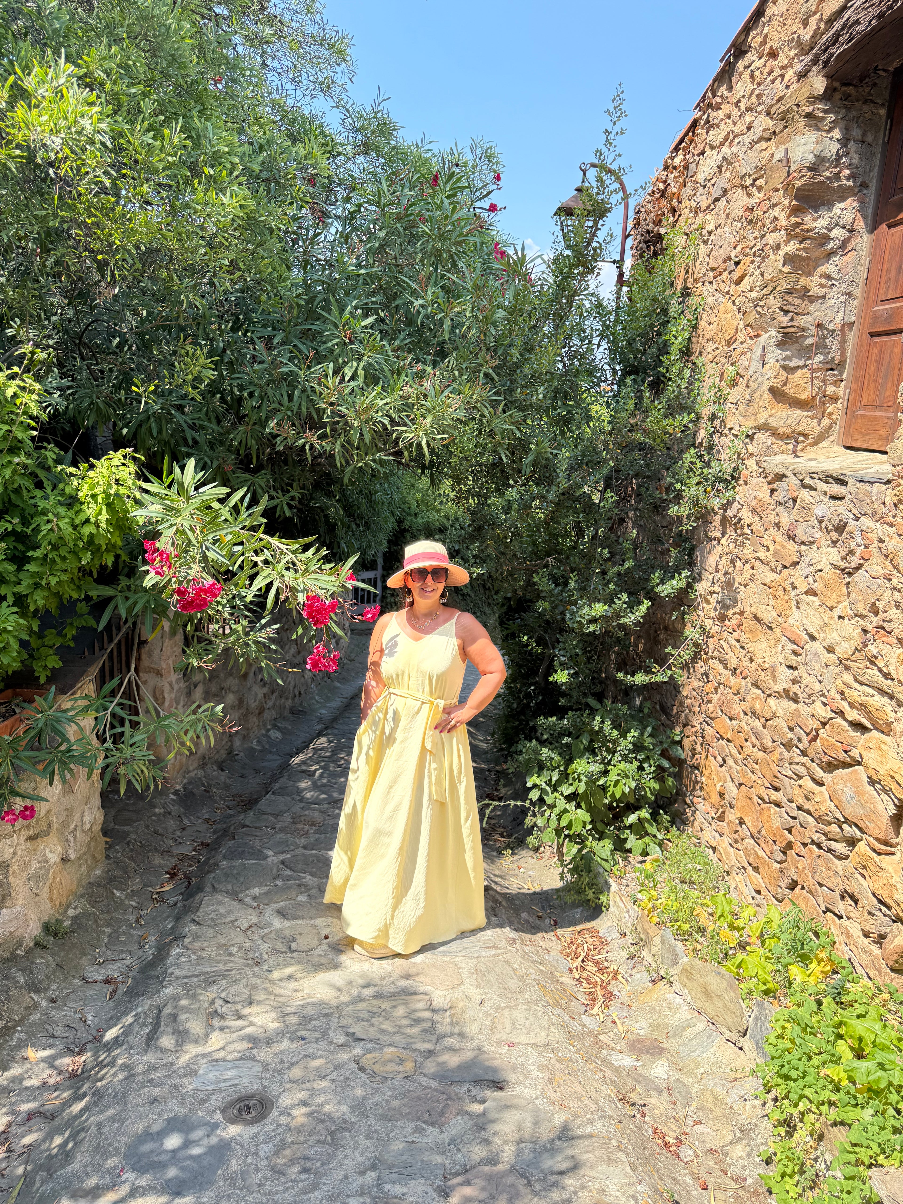 Robe jaune à poches