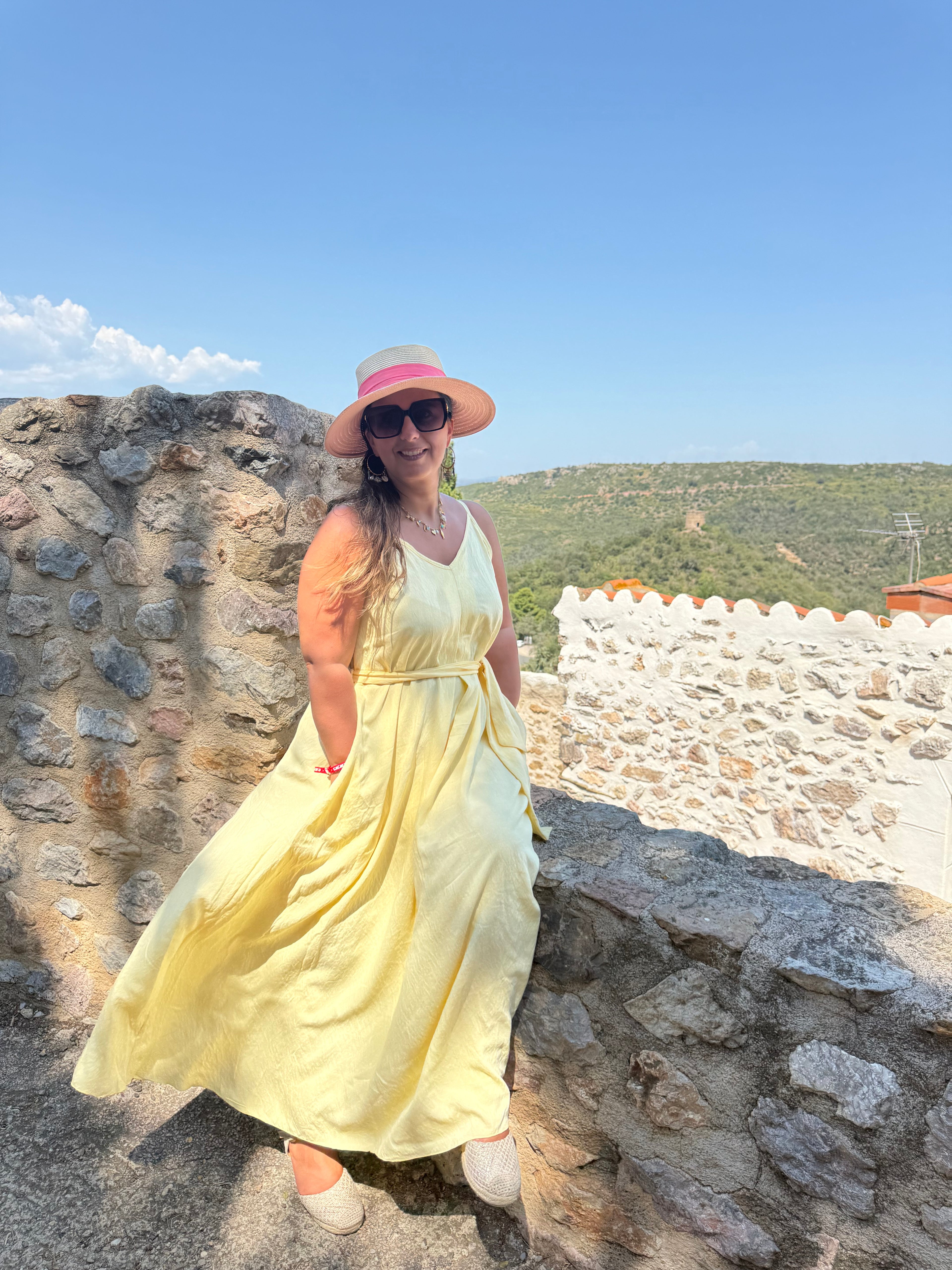 Robe jaune à poches