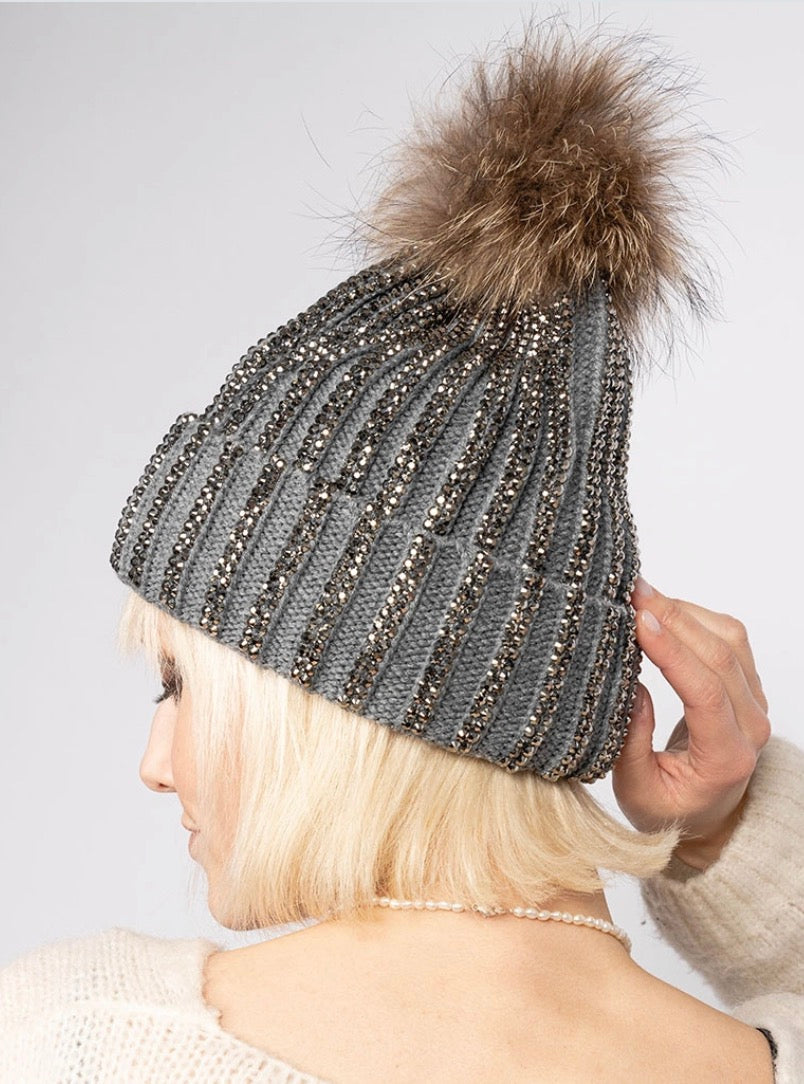 Bonnet avec pompons gris