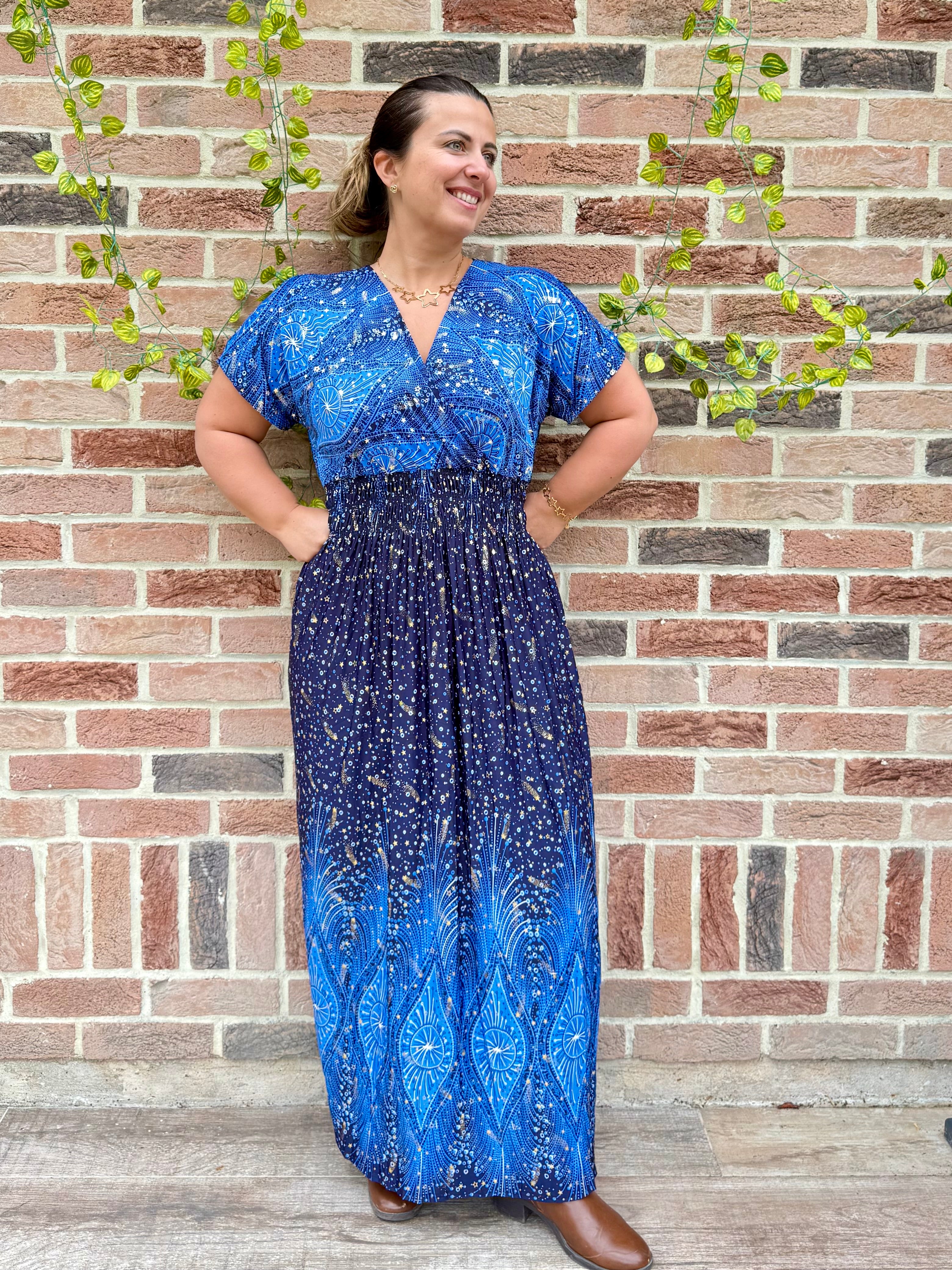 Robe magique bleue à étoiles