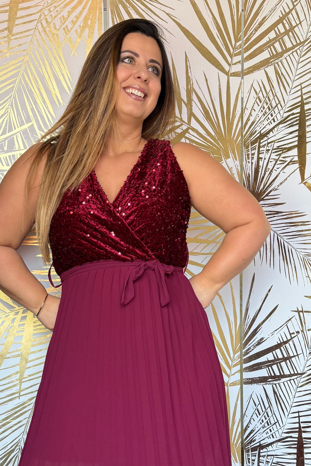 Robe plissée à sequins