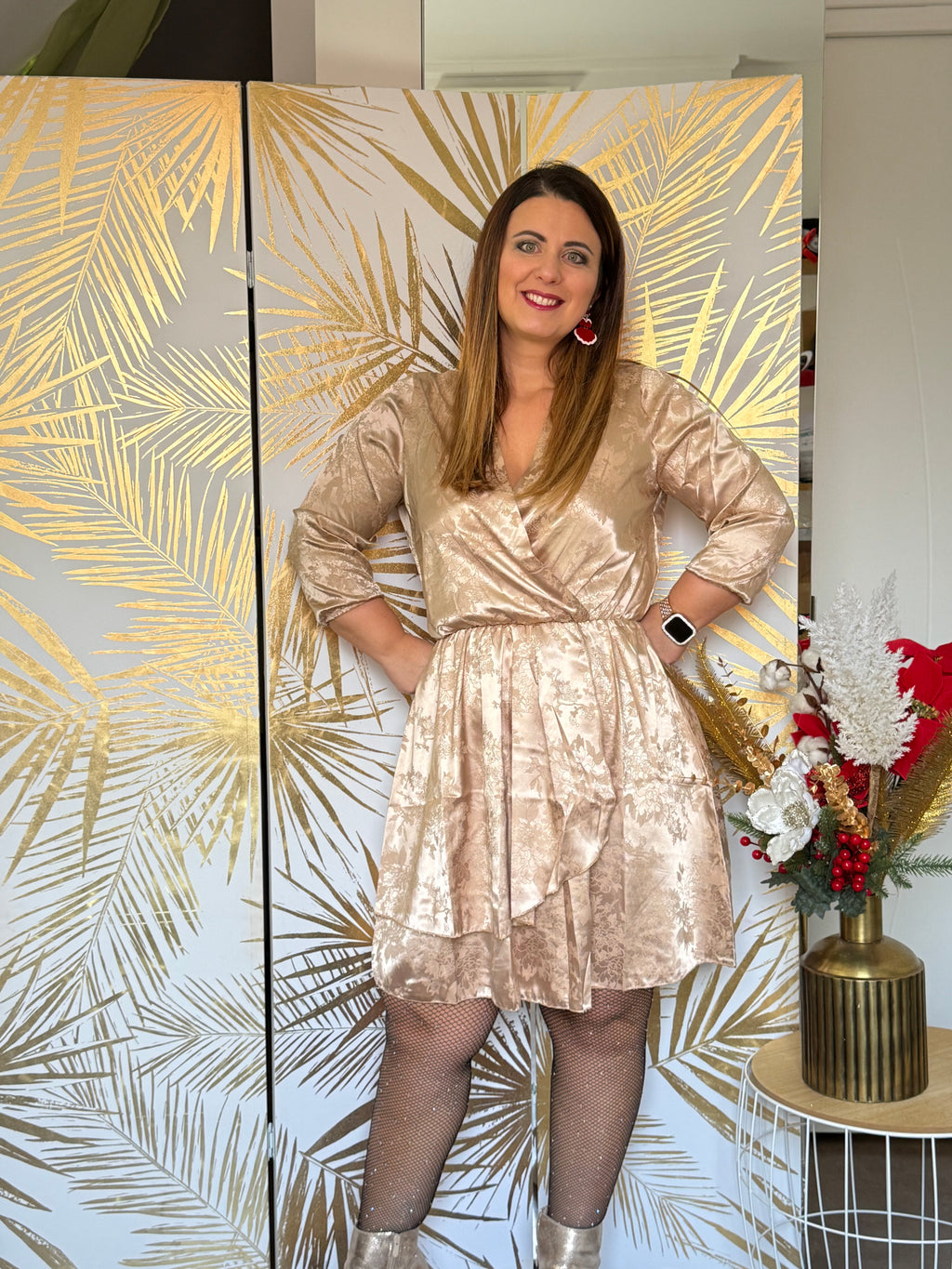 Robe satinée dorée