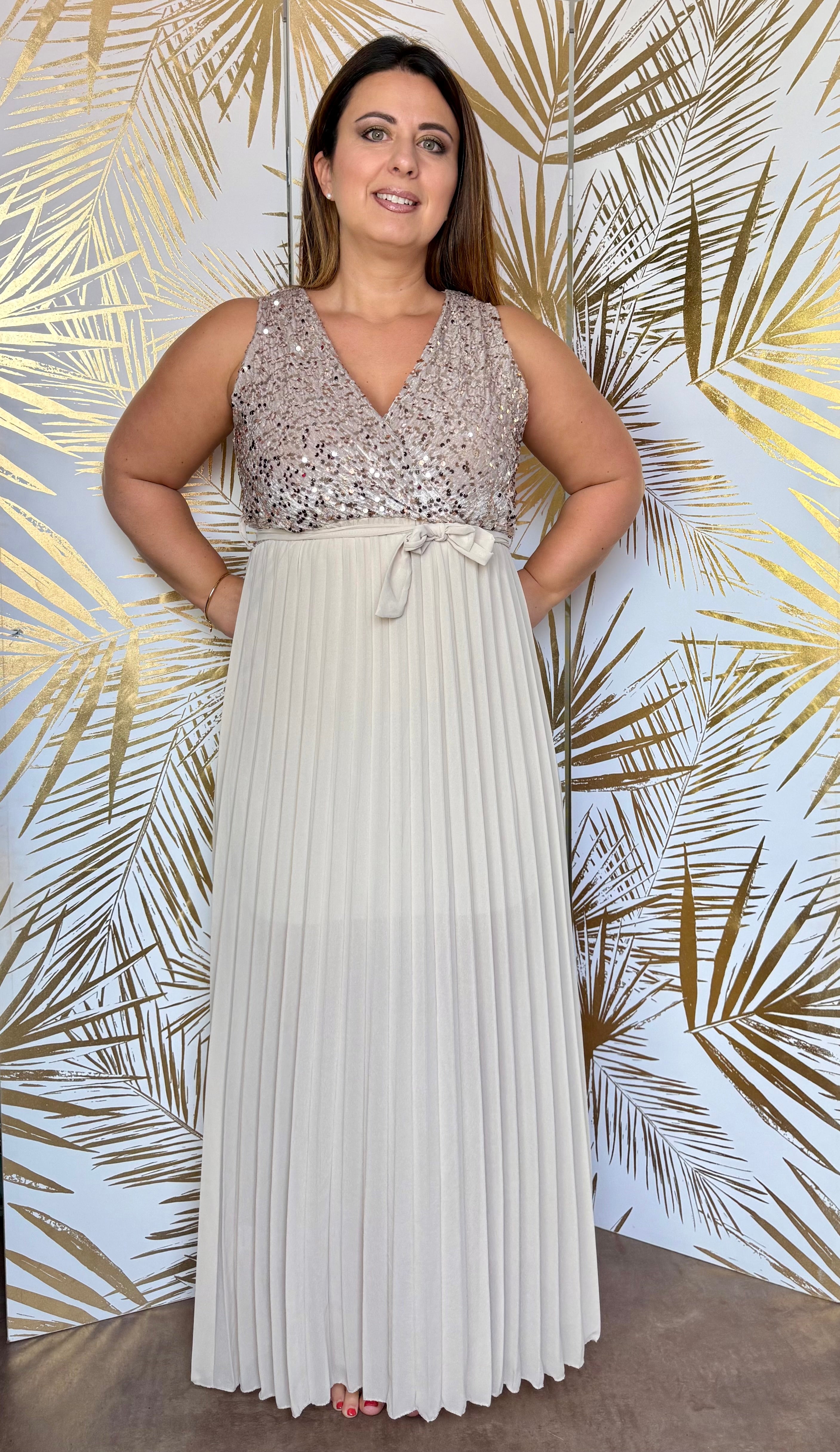 Robe plissée à sequins