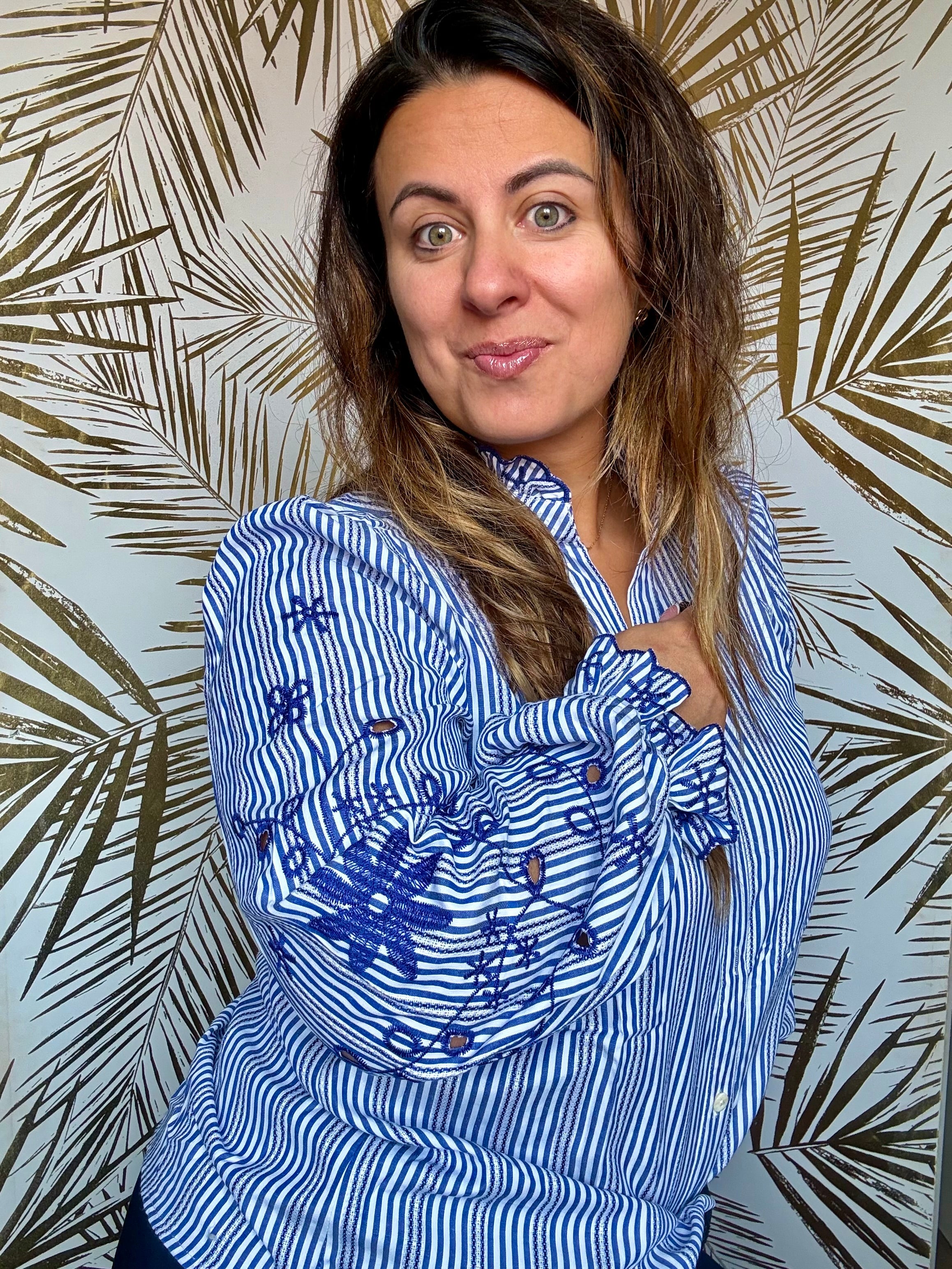 Chemise rayée avec fleurs
