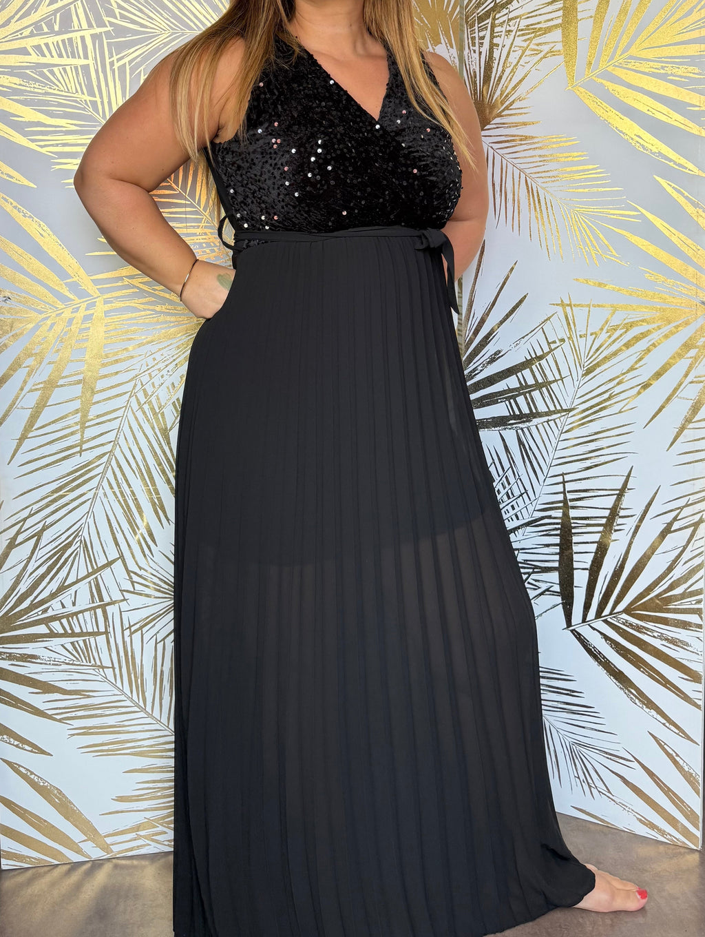 Robe plissée à sequins