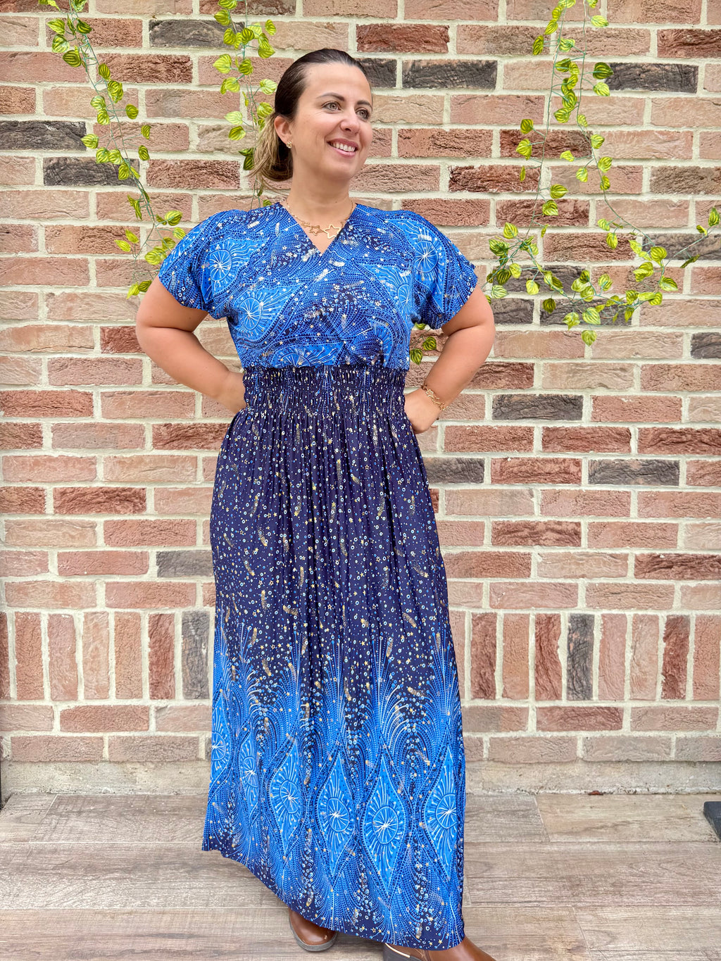 Robe magique bleue à étoiles