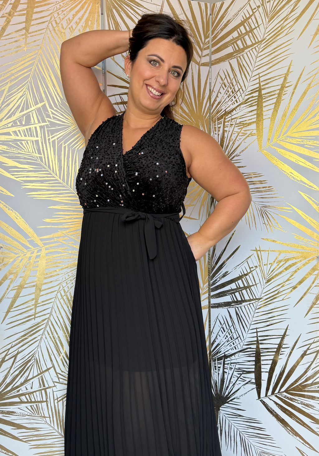 Robe plissée à sequins