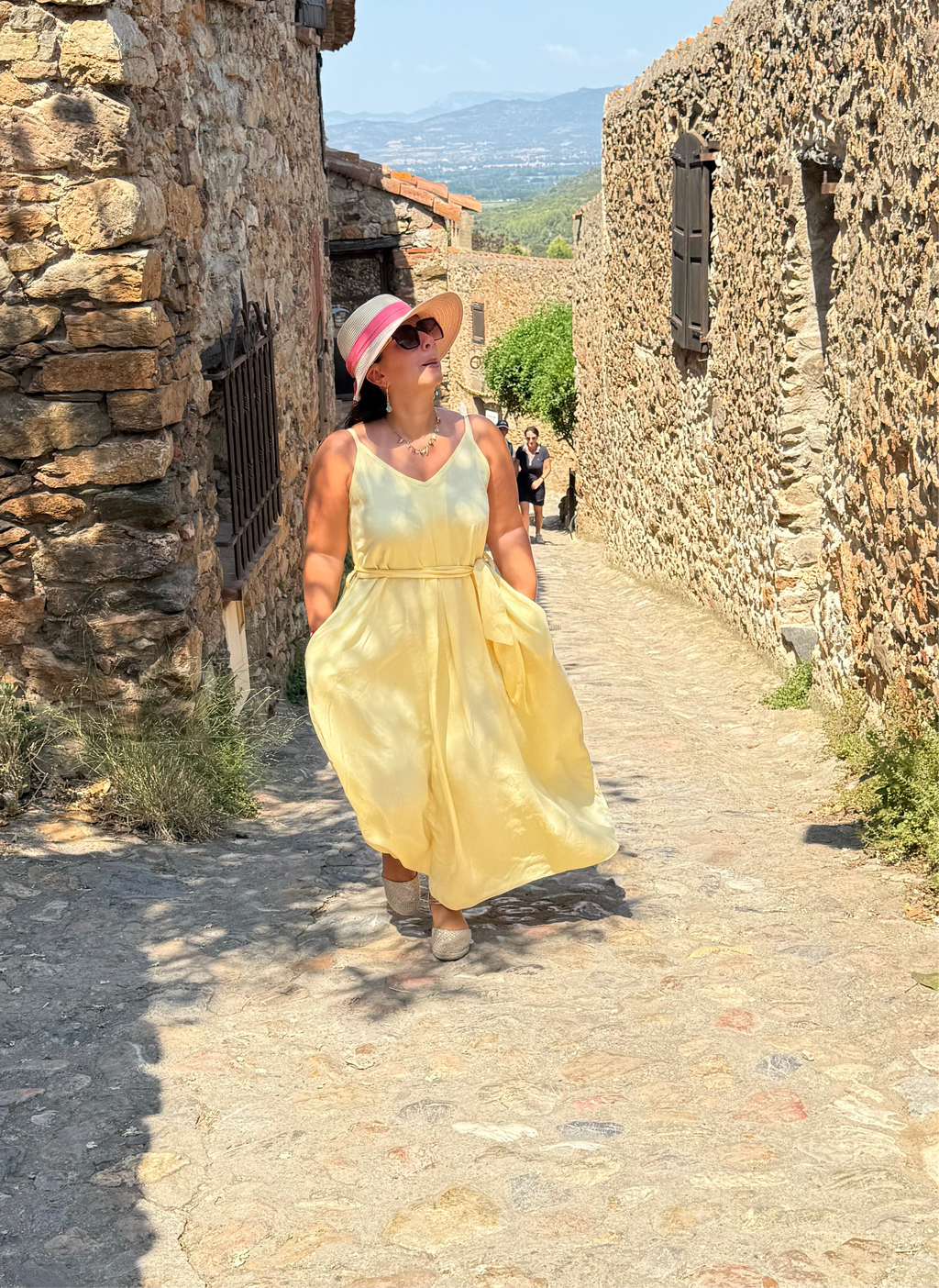 Robe jaune à poches