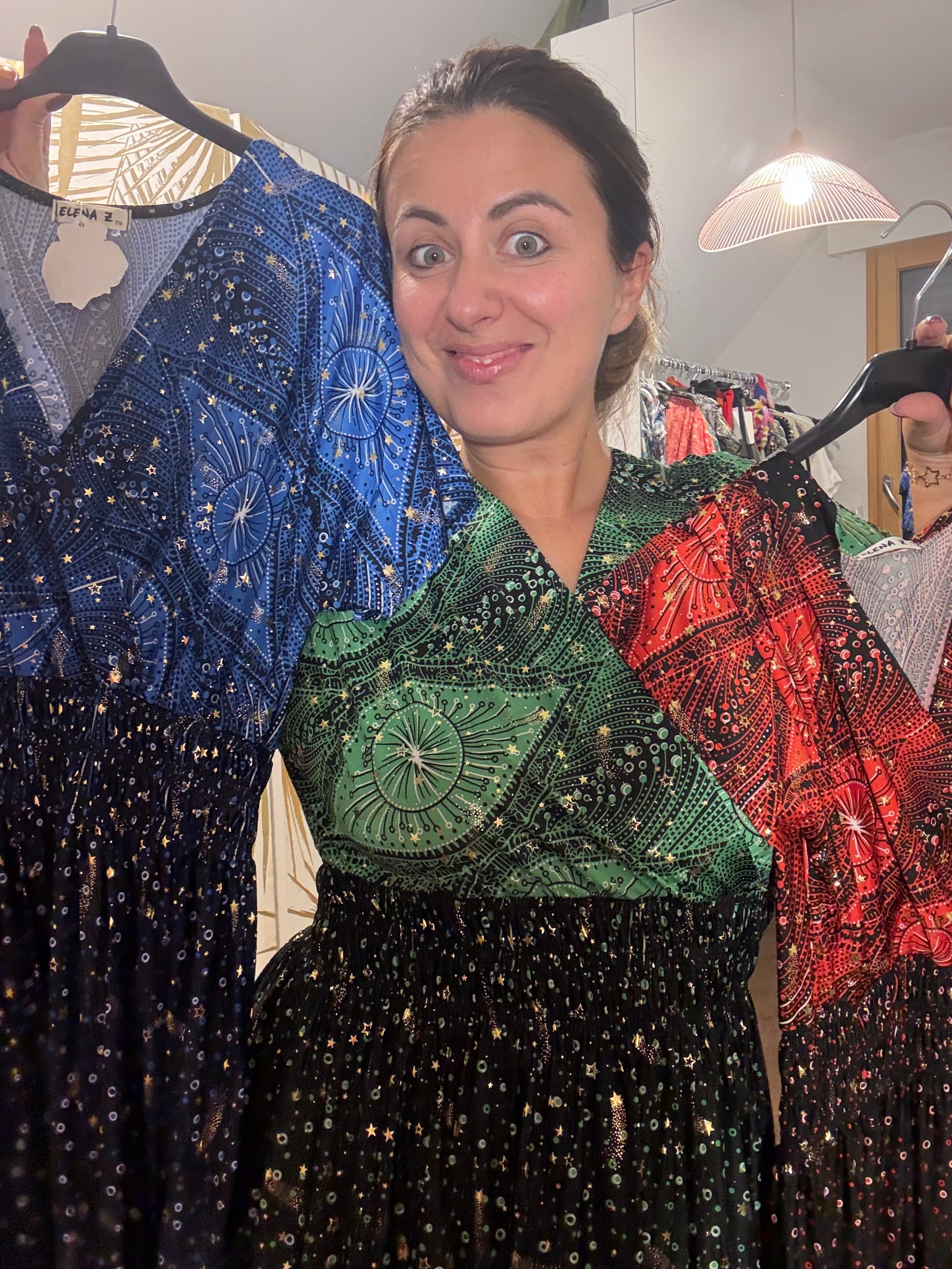Robe magique bleue à étoiles