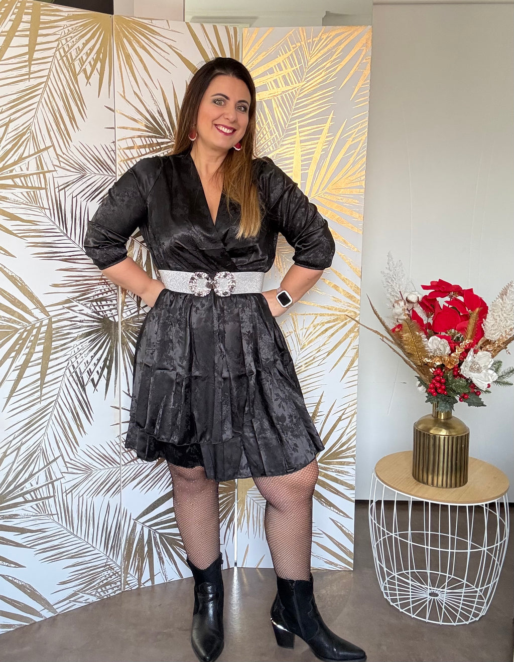 Robe satinée noire
